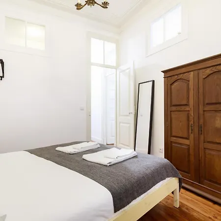 Historical Apartment *